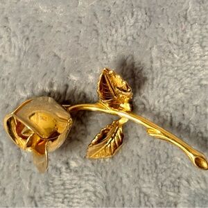 Vintage Monet Gorgeous gold tone rose with stem Brooch